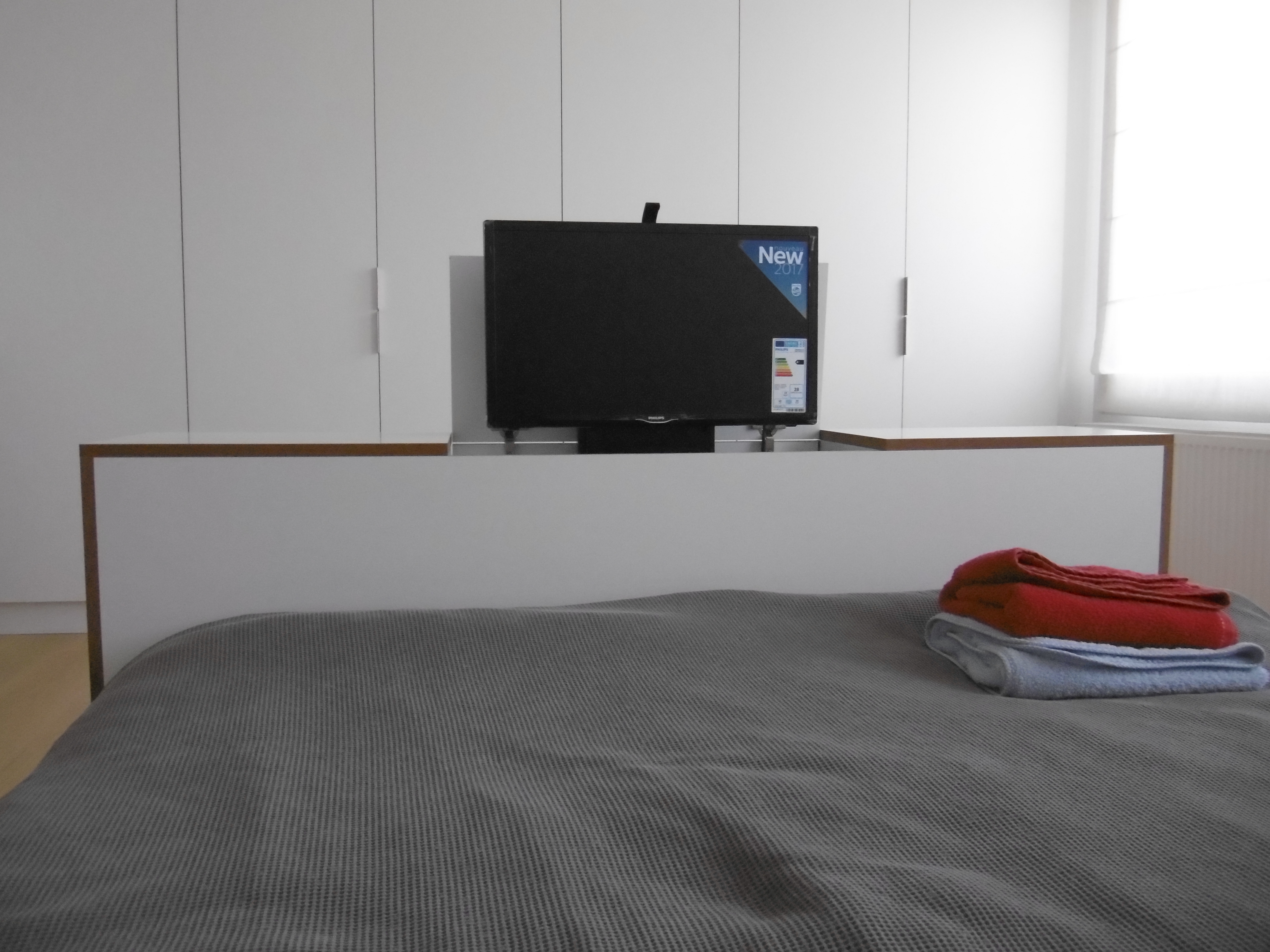 Meuble tv escamotable motorisé pied de lit pour écran Maxi 43